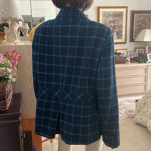 Talbots blue plaid blazer w basket weave buttons - Picture 4 of 12